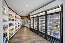 Luxe - Amenities - Market