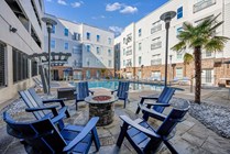 Luxe - Amenities - Pool