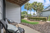 renew-tallahassee-apartment-homes-for-rent-tallahassee-fl-32303-patio (1)