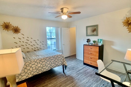 Off Campus Apartment Pool