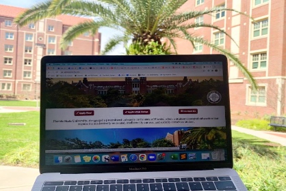 Off Campus Apartment Pool